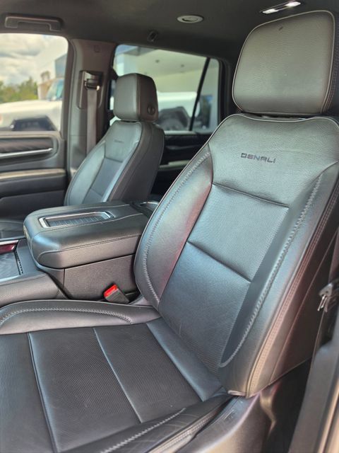 Used 2023 GMC Yukon Denali RWD image 19