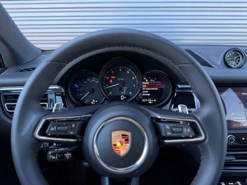 New 2026 Porsche Macan image 17