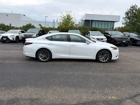 Certified 2025 Lexus ES 350 Ultra Luxury w/ Accessory Package (Z2) FWD image 23