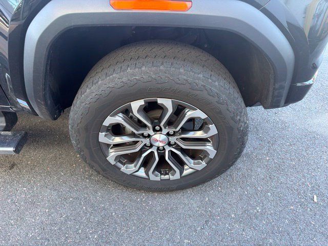 Used 2023 GMC Canyon Denali AWD/4WD image 2