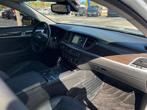 Used 2016 Hyundai Genesis 3.8 image 29