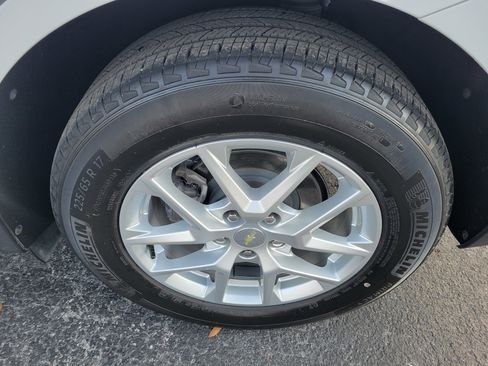 Certified 2024 Chevrolet Equinox LS w/ LS Convenience Package image 33