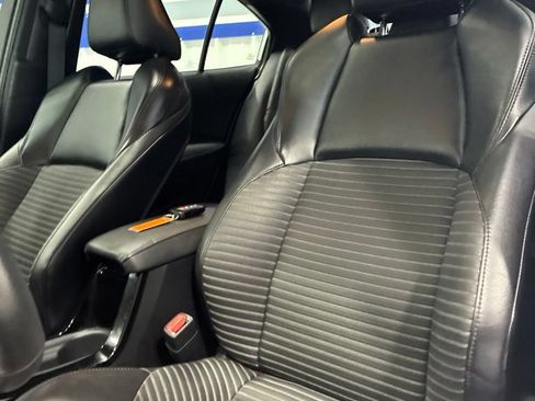 Used 2020 Toyota Corolla XSE FWD image 15