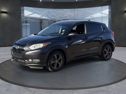 Used 2018 Honda HR-V EX image 2