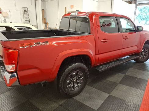 Used 2017 Toyota Tacoma SR5 w/ Tow Package AWD/4WD image 11