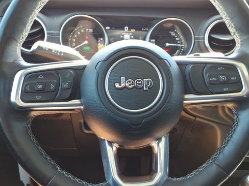 Used 2023 Jeep Wrangler Unlimited Sahara w/ Cold Weather Group AWD/4WD image 15