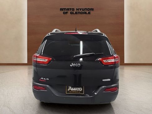 Used 2017 Jeep Cherokee Latitude w/ Safety/Convenience Group AWD/4WD image 5