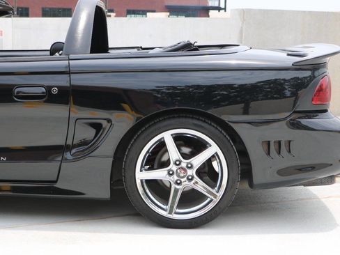 Used 1997 Ford Mustang GT RWD image 23