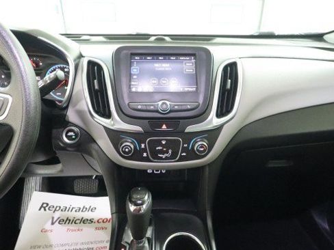 Used 2020 Chevrolet Equinox LS w/ LS Convenience Package AWD/4WD image 12