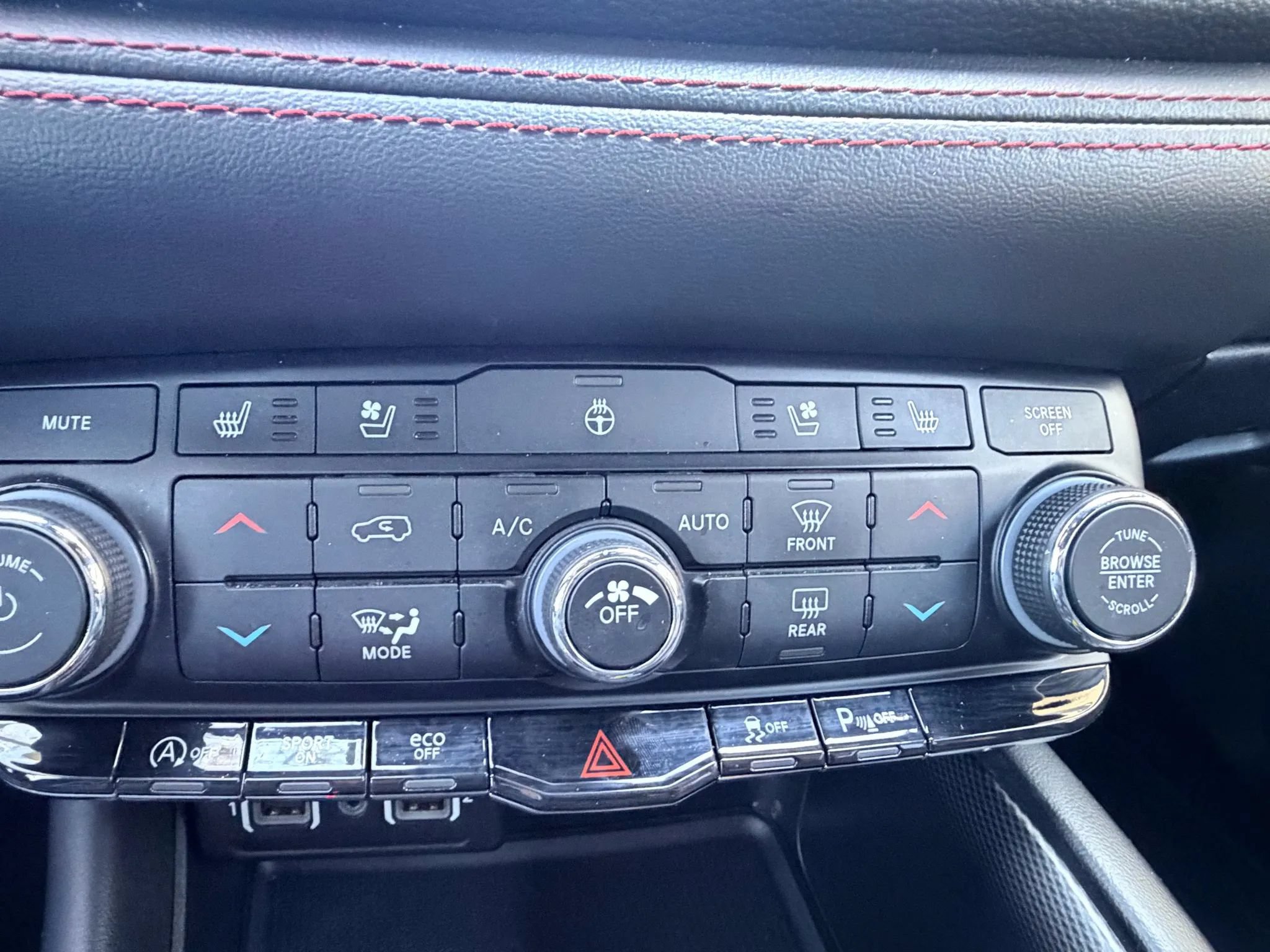 Used 2023 Dodge Durango GT AWD/4WD image 14