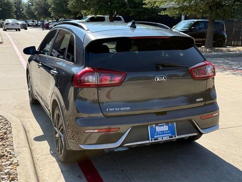 Used 2018 Kia Niro EX w/ EX Touring Graphite Edition FWD image 3