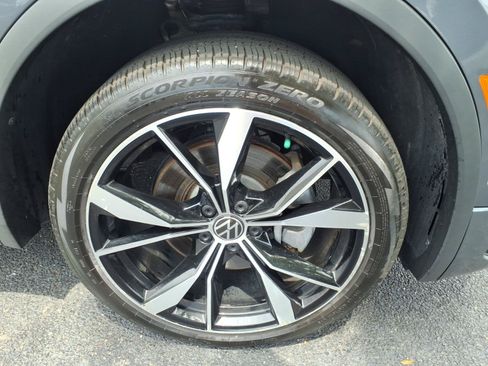 Certified 2023 Volkswagen Tiguan SEL R-Line AWD/4WD image 7