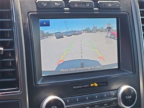 Used 2021 Ford Expedition Max XLT image 16