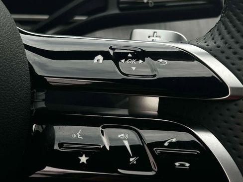 Used 2025 Mercedes-Benz C 300 4MATIC Sedan image 23