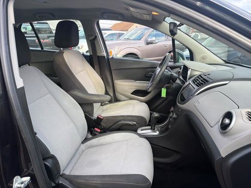 Used 2015 Chevrolet Trax LS w/ LPO, Cargo Package FWD image 15