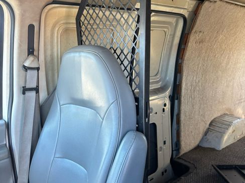 Used 2003 Ford E-350 and Econoline 350 Extended Super Duty image 4