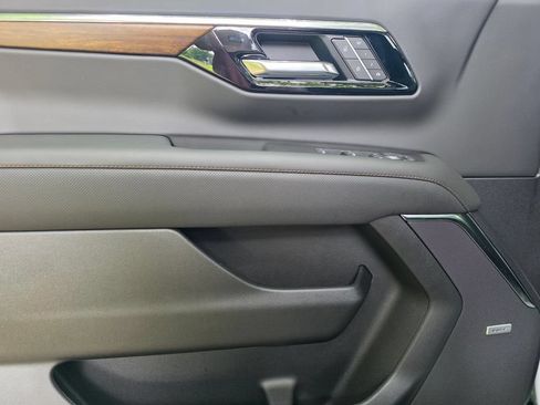New 2026 Chevrolet Tahoe High Country AWD/4WD image 19