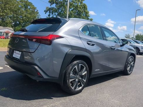 Used 2019 Lexus UX 250h w/ Premium Package AWD/4WD image 4