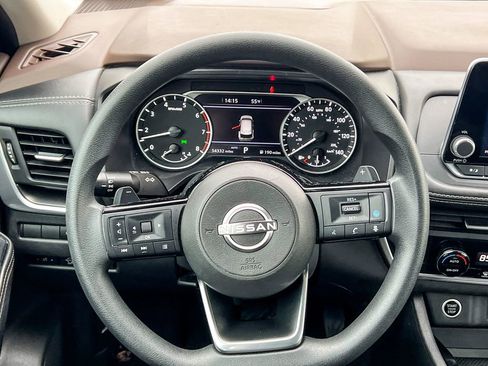 Used 2023 Nissan Rogue SV image 19