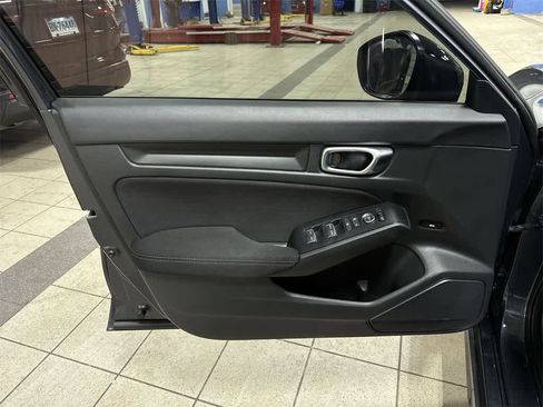 Used 2023 Honda Civic Sport image 28