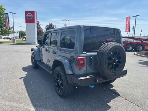 Used 2024 Jeep Wrangler Unlimited Sahara AWD/4WD image 5