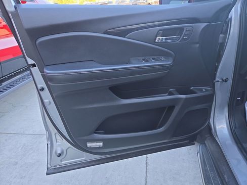 Used 2017 Honda Ridgeline RTL-E image 12