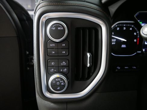 Used 2021 GMC Sierra 1500 AT4 w/ AT4 Premium Package AWD/4WD image 26