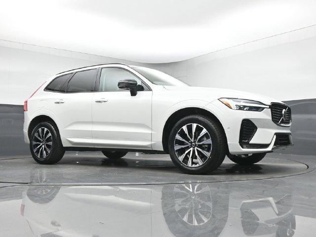 Used 2024 Volvo XC60 B5 Plus w/ Protection Package Premier AWD/4WD image 35