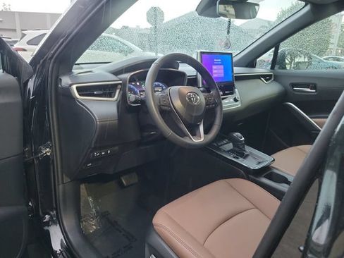 Used 2026 Toyota Corolla Cross XLE w/ Convenience Package FWD image 12