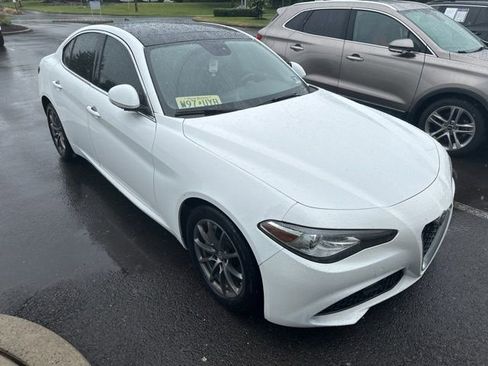 Used 2018 Alfa Romeo Giulia AWD image 14