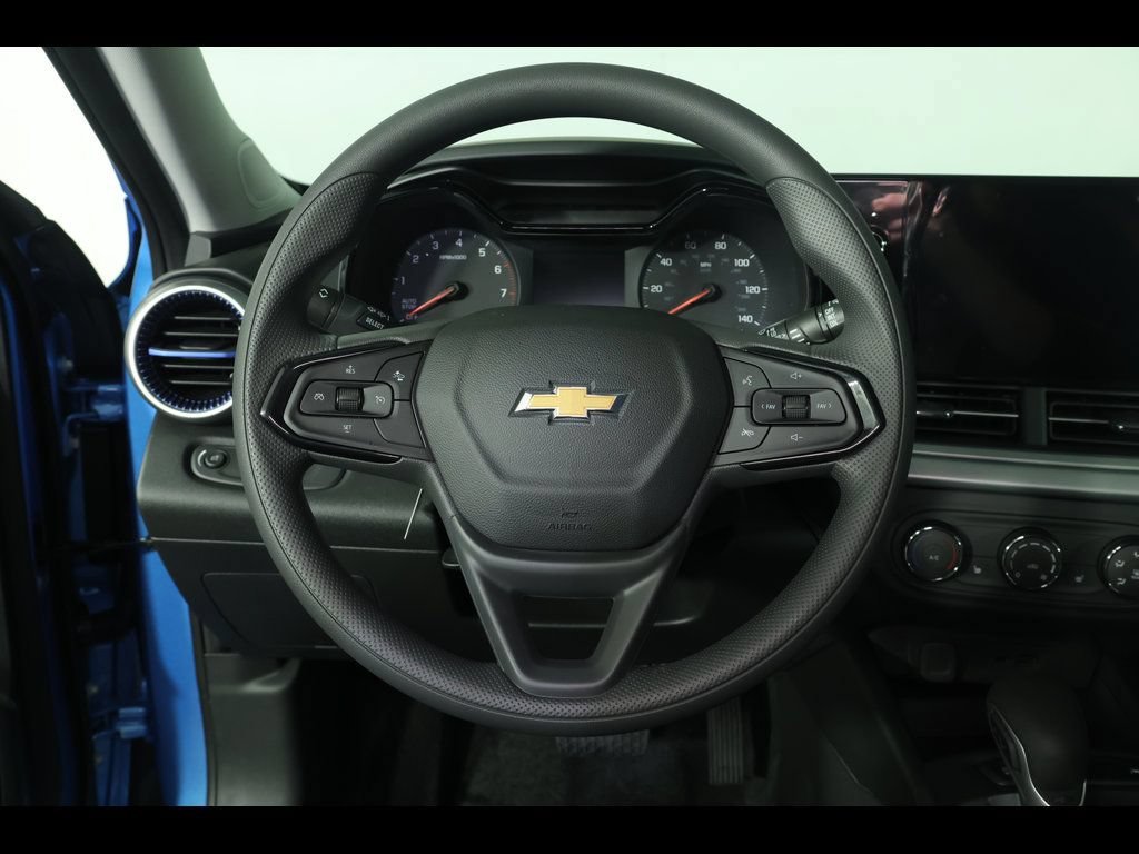 New 2026 Chevrolet Trax LS w/ LS Convenience Package FWD image 17