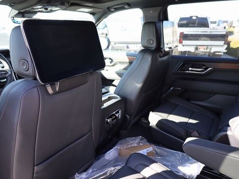 New 2026 GMC Yukon Denali w/ Advanced Technology Package AWD/4WD image 18