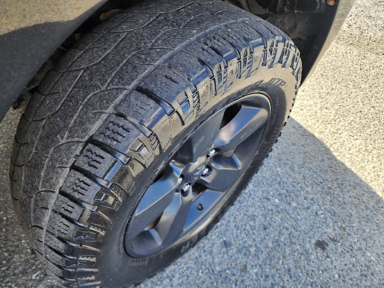 Used 2015 RAM 1500 Express AWD/4WD image 33