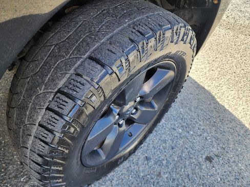 Used 2015 RAM 1500 Express AWD/4WD image 33