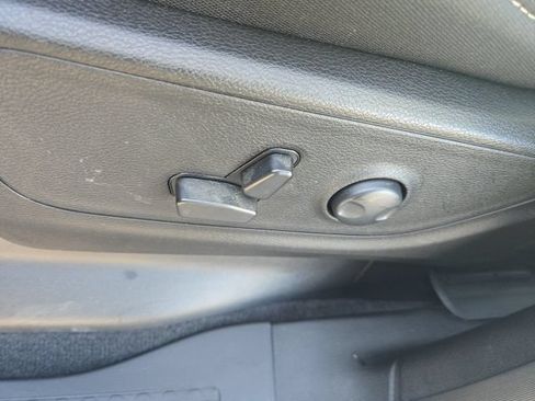 Used 2025 RAM 1500 Big Horn AWD/4WD image 10