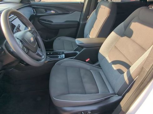 Used 2022 Chevrolet TrailBlazer LT w/ Convenience Package AWD/4WD image 11