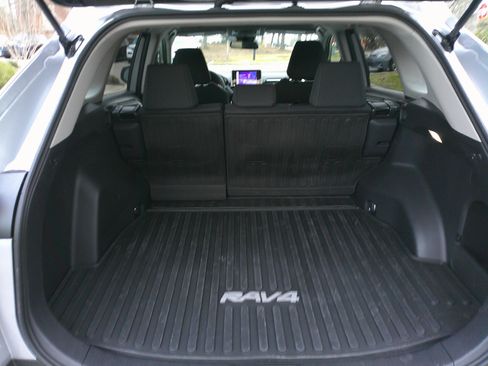 Used 2025 Toyota RAV4 LE image 33