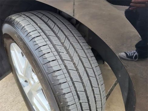 Used 2024 Chevrolet Equinox LT image 27