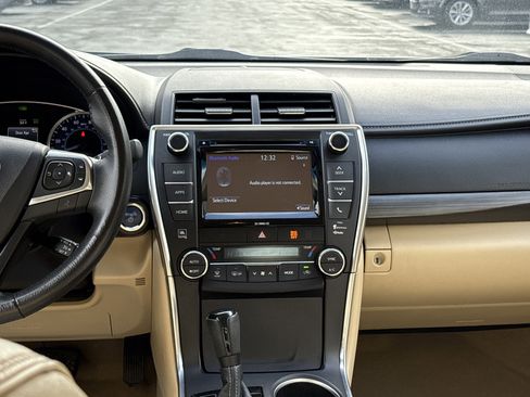 Used 2017 Toyota Camry XLE image 29