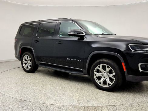 Used 2022 Jeep Wagoneer Series II AWD/4WD image 3