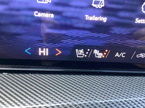 New 2026 Chevrolet Traverse High Country w/ LPO, Floor Liner Package image 30