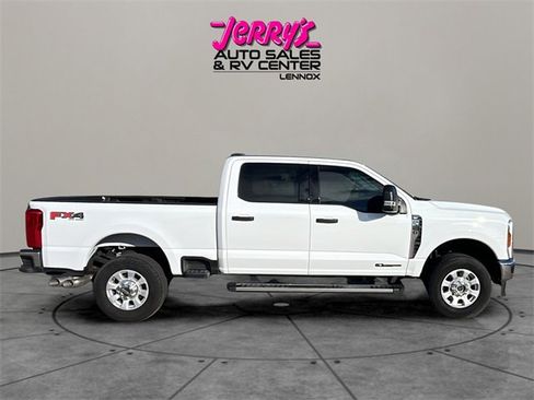 Used 2024 Ford F350 XLT w/ FX4 Off-Road Package image 17