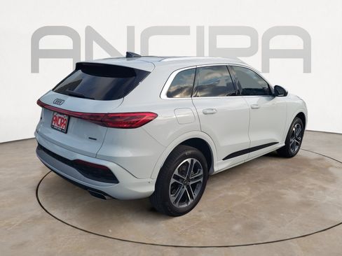 Used 2025 Audi Q5 Premium AWD/4WD image 10