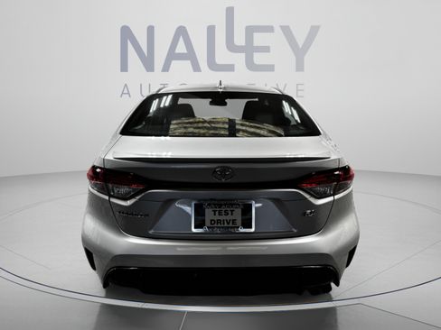 Used 2023 Toyota Corolla SE FWD image 4