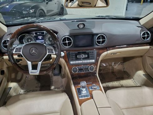 Used 2016 Mercedes-Benz SL 550 image 43