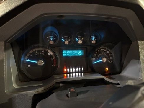 Used 2015 Ford F250 XL w/ Power Equipment Group AWD/4WD image 4