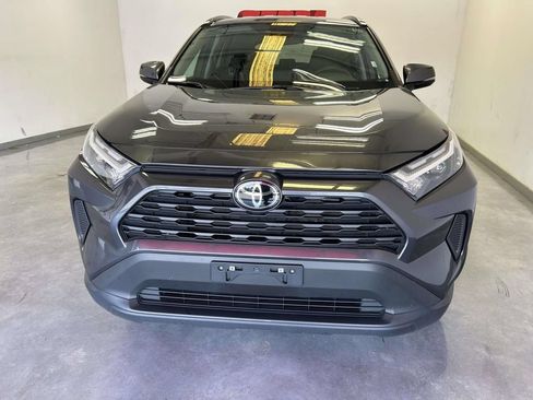Used 2025 Toyota RAV4 XLE AWD/4WD image 8