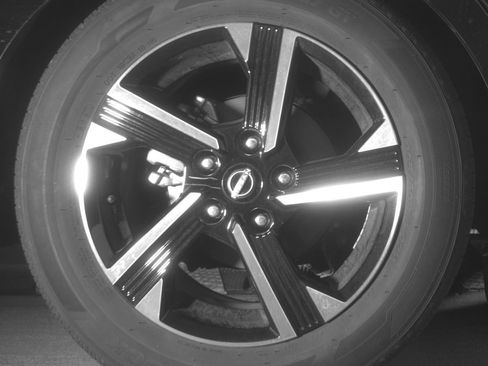 Used 2025 Nissan Sentra SV FWD image 15