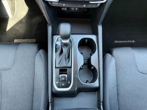 Used 2019 Hyundai Santa Fe SEL image 2