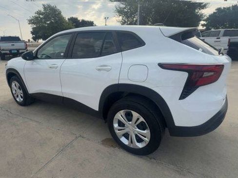 Used 2024 Chevrolet Trax LS FWD image 6